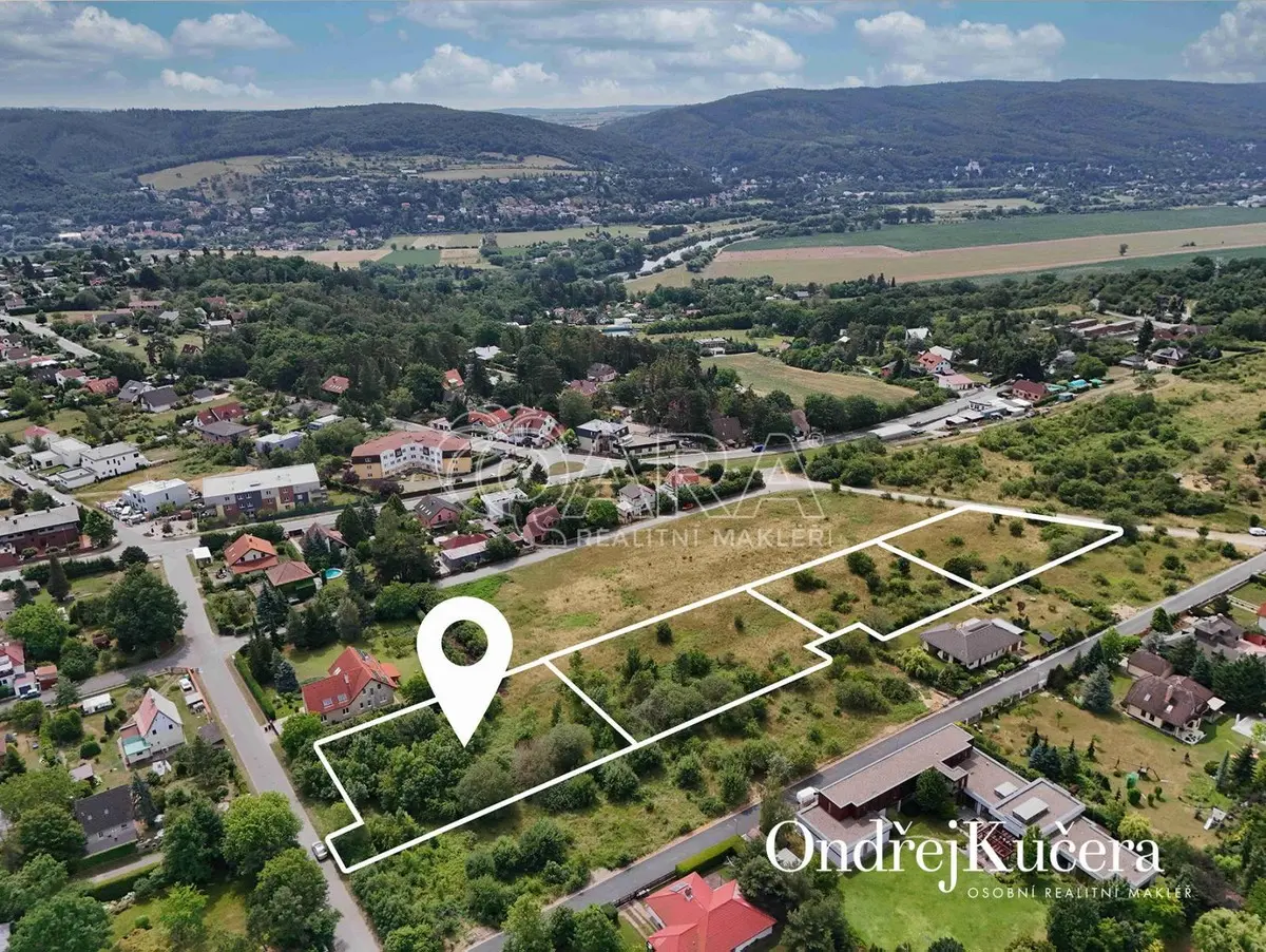 Prodej pozemku 1593 m², Černošice