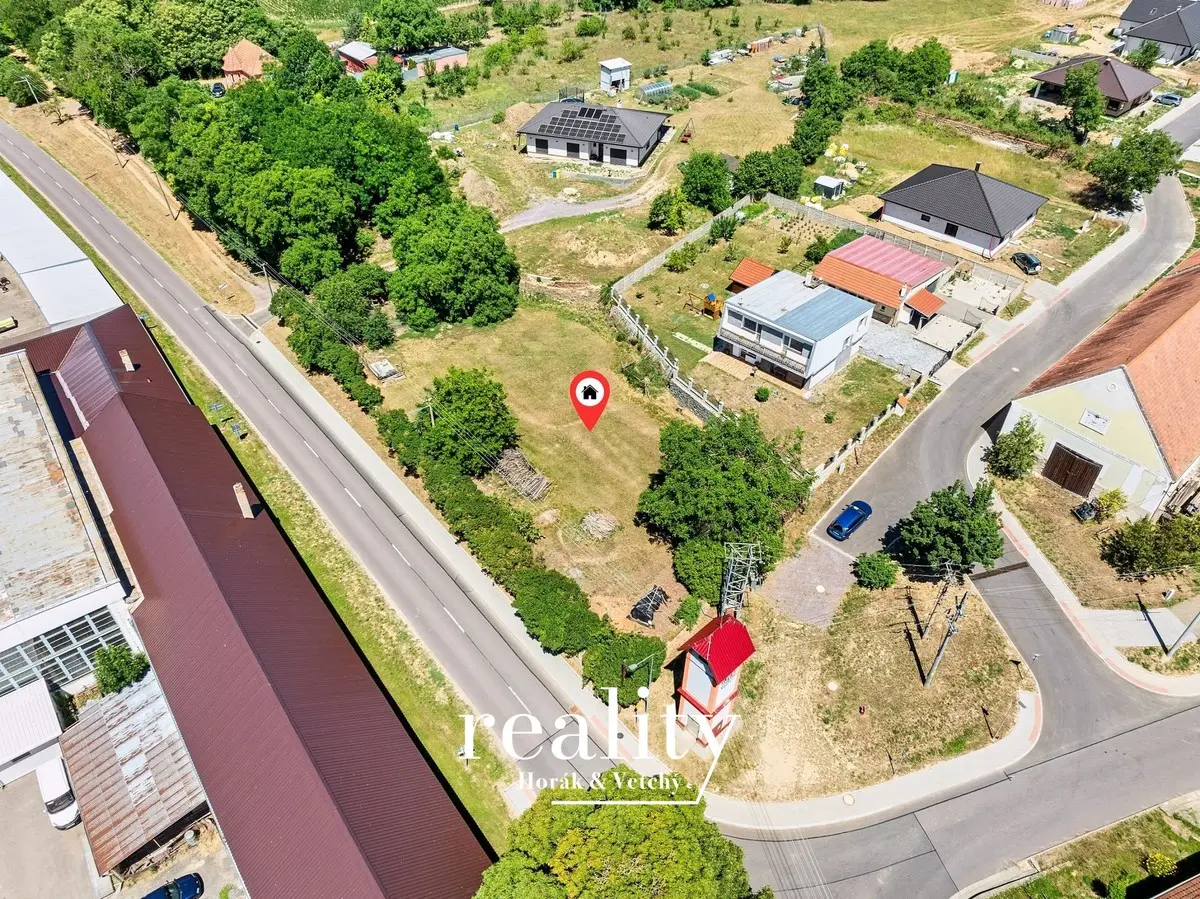 Prodej pozemku 1392 m², Želetice u Znojma · Želetice