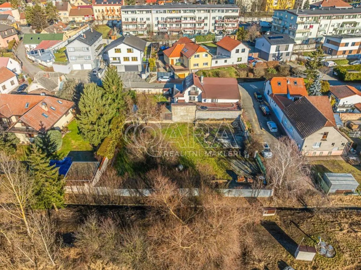 Prodej pozemku 776 m², Nad propustí · Běchovice