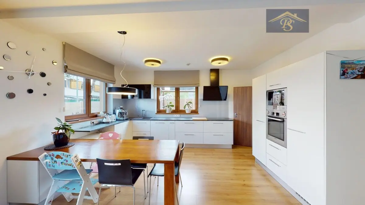 Prodej domu 186 m², Školská · Líbeznice