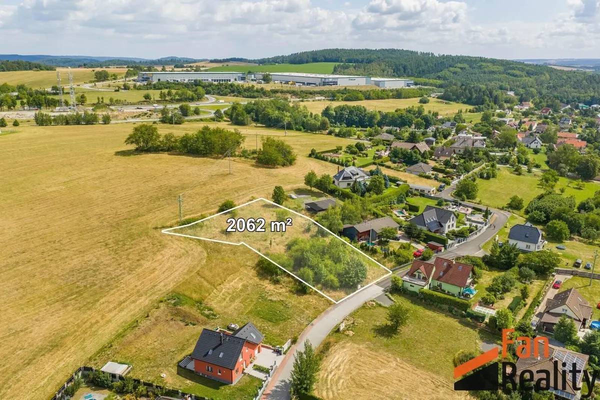 Prodej pozemku 2062 m², Ostředek
