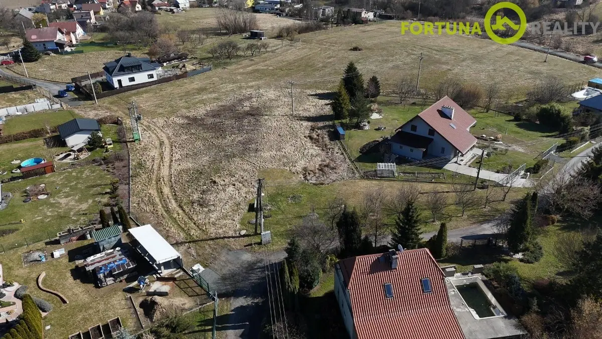 Prodej pozemku 11624 m², Místek
