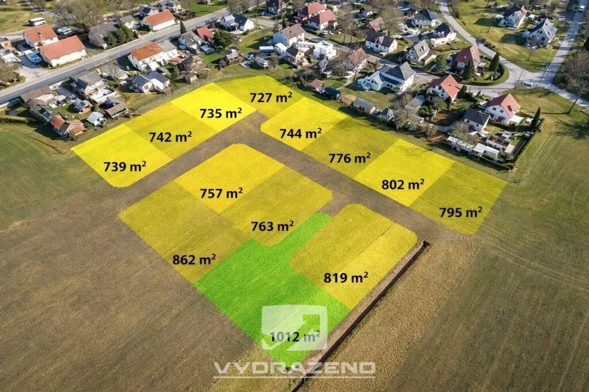 Prodej pozemku 1012 m², Solnice