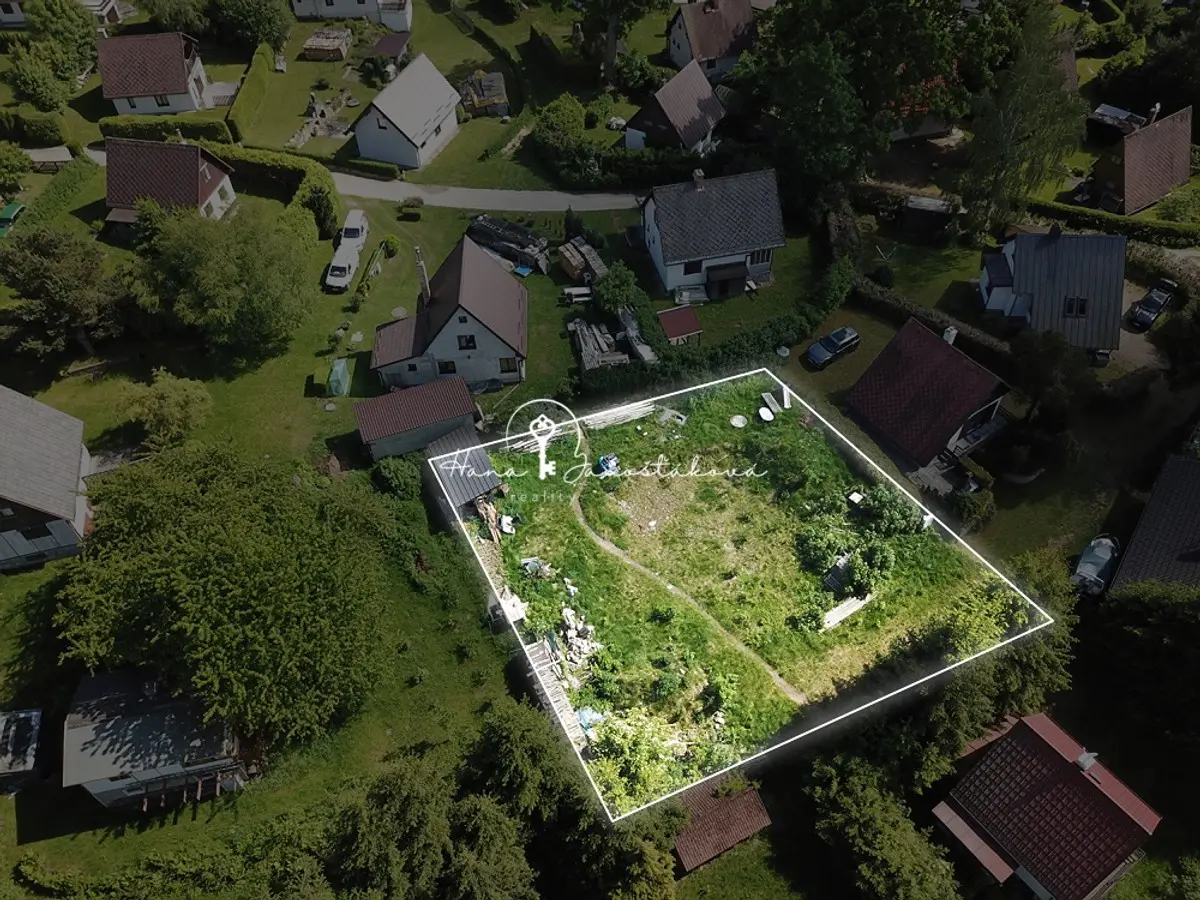 Prodej pozemku 707 m², 55 · Černá v Pošumaví