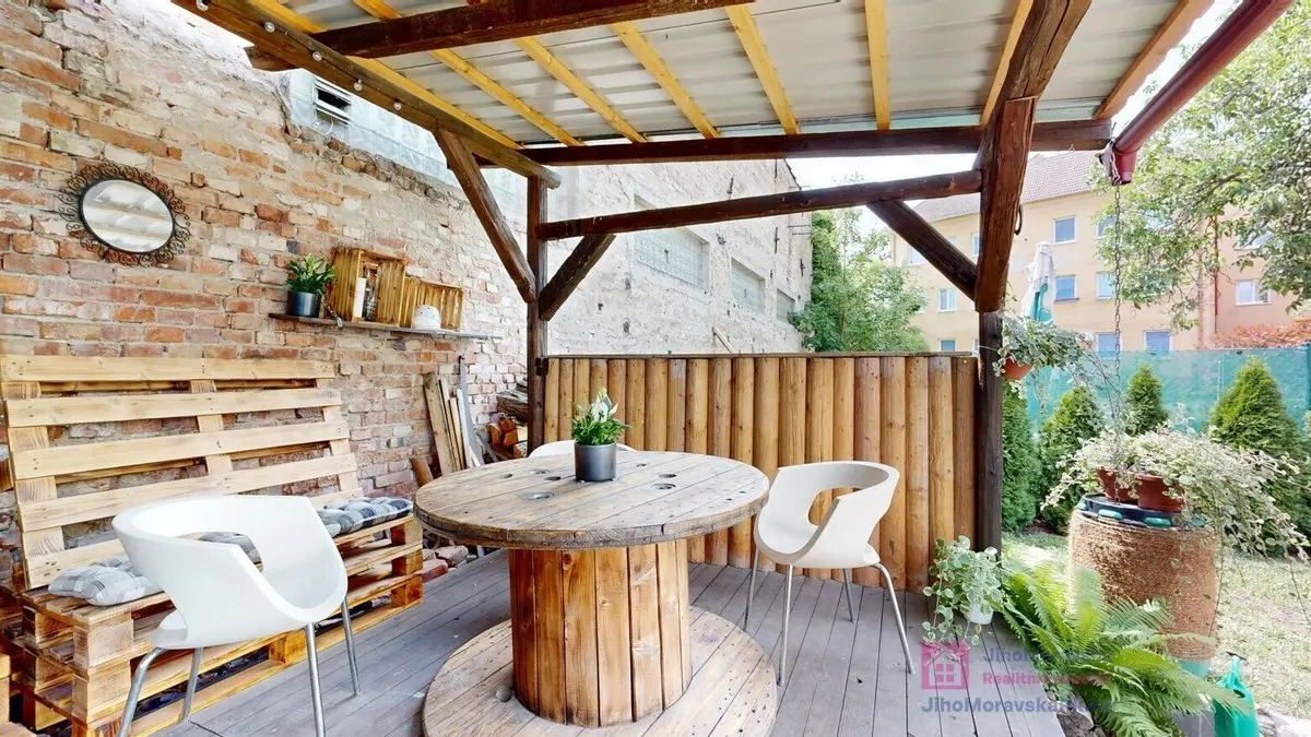 Prodej bytu 3+1 94 m², Slavíkova · Hodonín