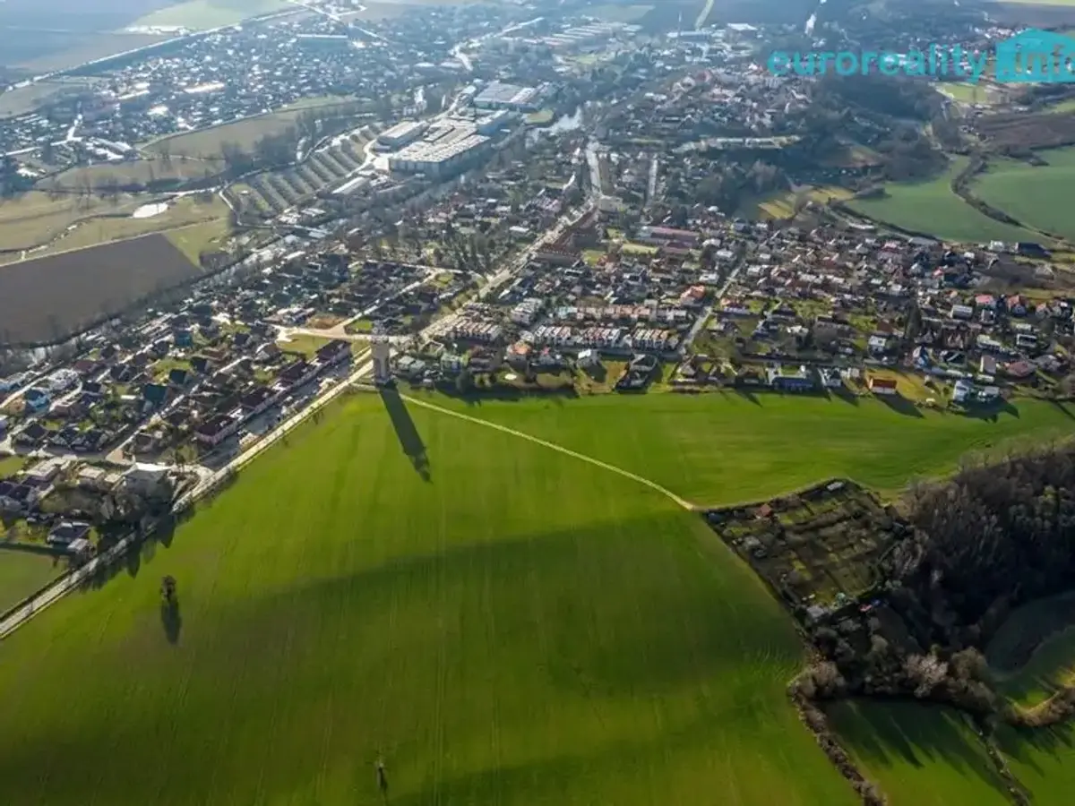 Prodej pozemku 600 m², Benátky nad Jizerou · okres Mladá Boleslav
