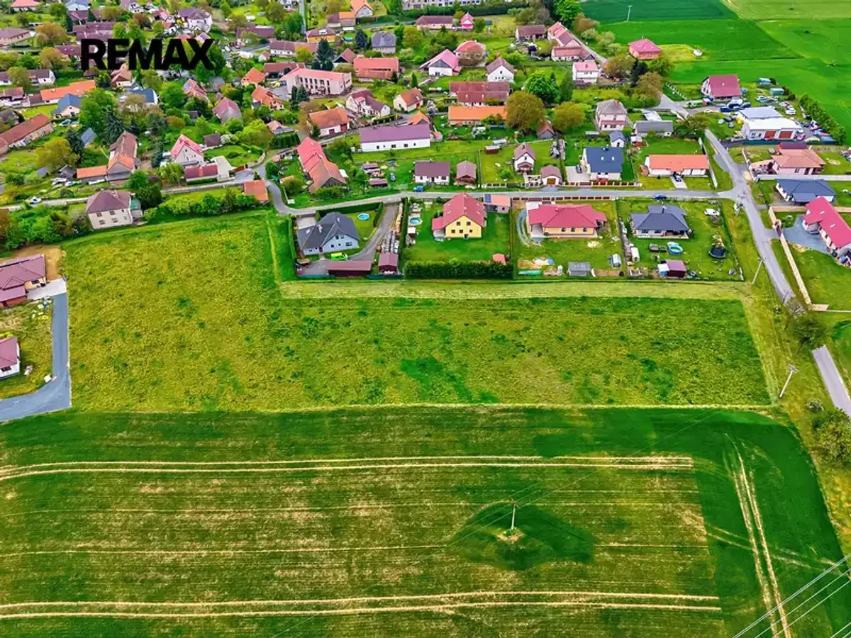 Prodej pozemku 10000 m², Zbizuby · okres Kutná Hora
