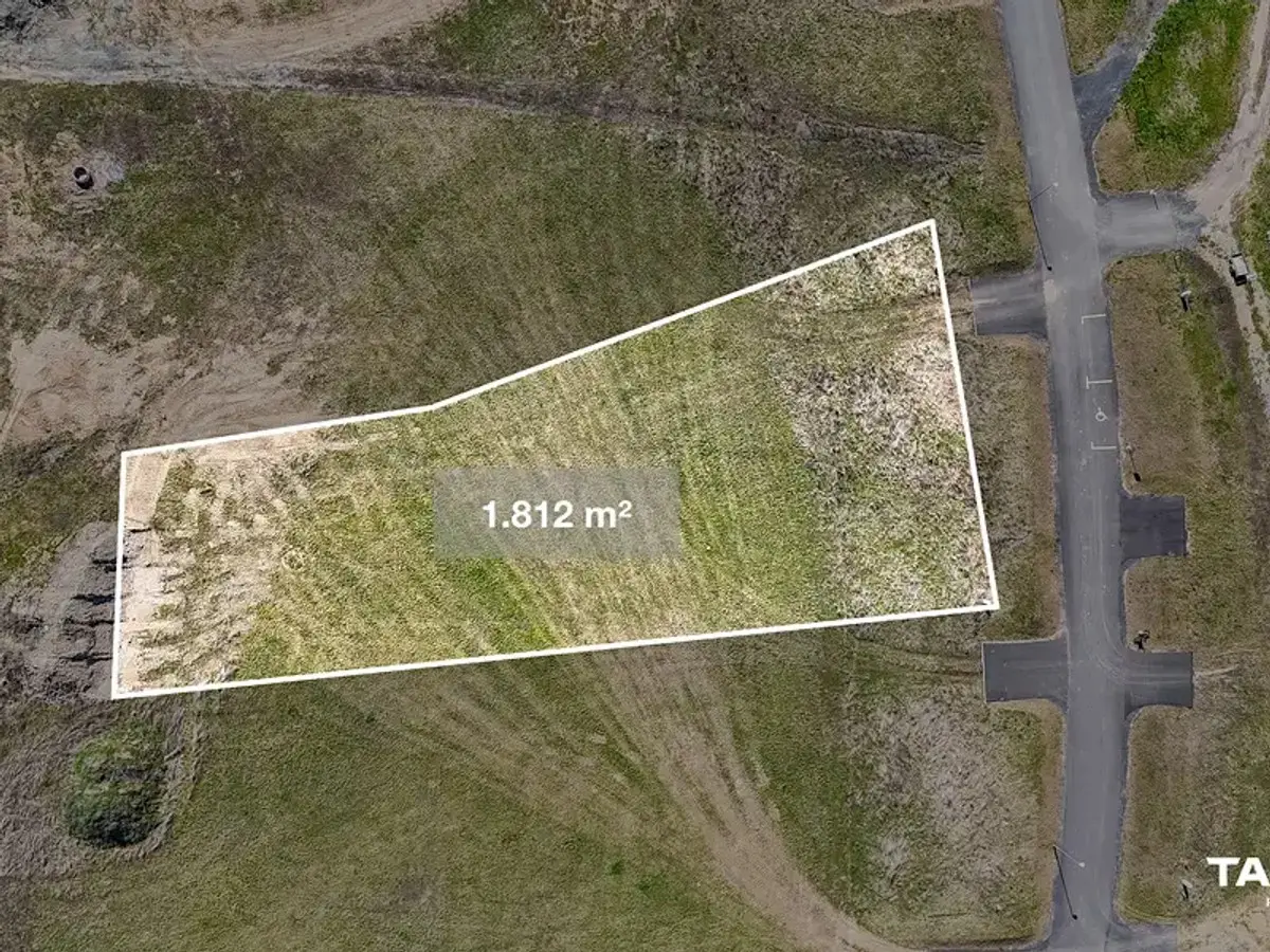 Prodej pozemku 1812 m², Pařezov
