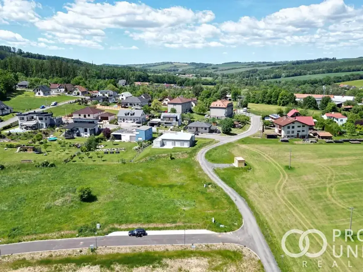Prodej pozemku 770 m², Poličná · okres Vsetín