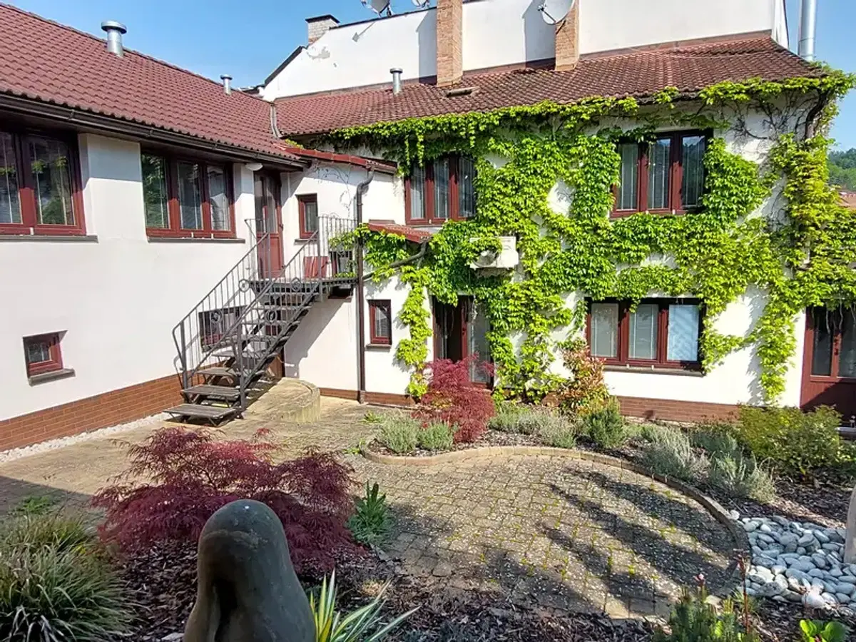 Prodej domu 300 m², Pod Léštím · Luhačovice
