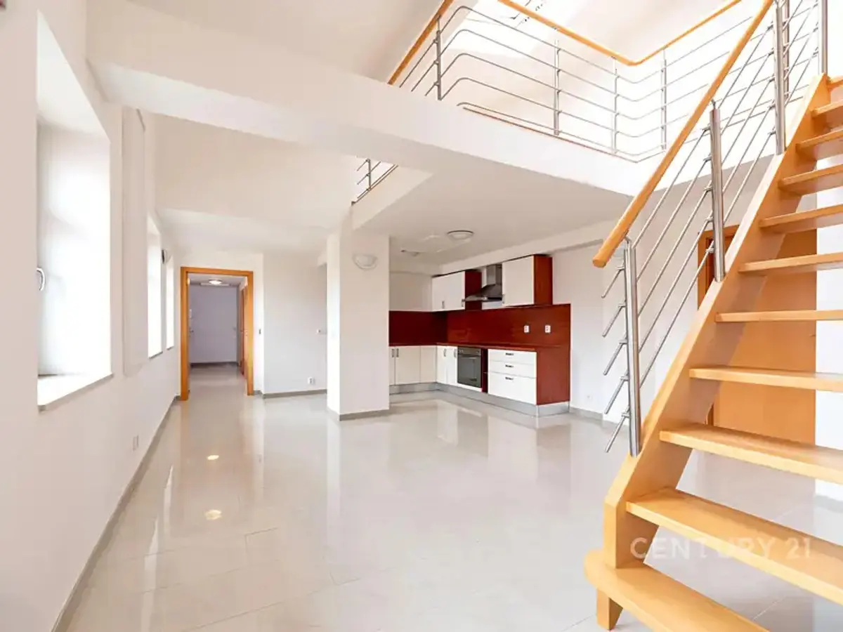 Prodej bytu 4+kk 97 m², Sokolovská · Karlín