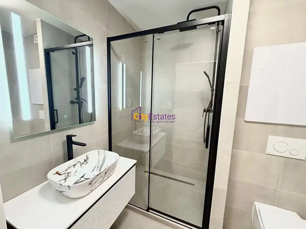 Prodej bytu 2+kk 40 m², Rembrandtova · Strašnice