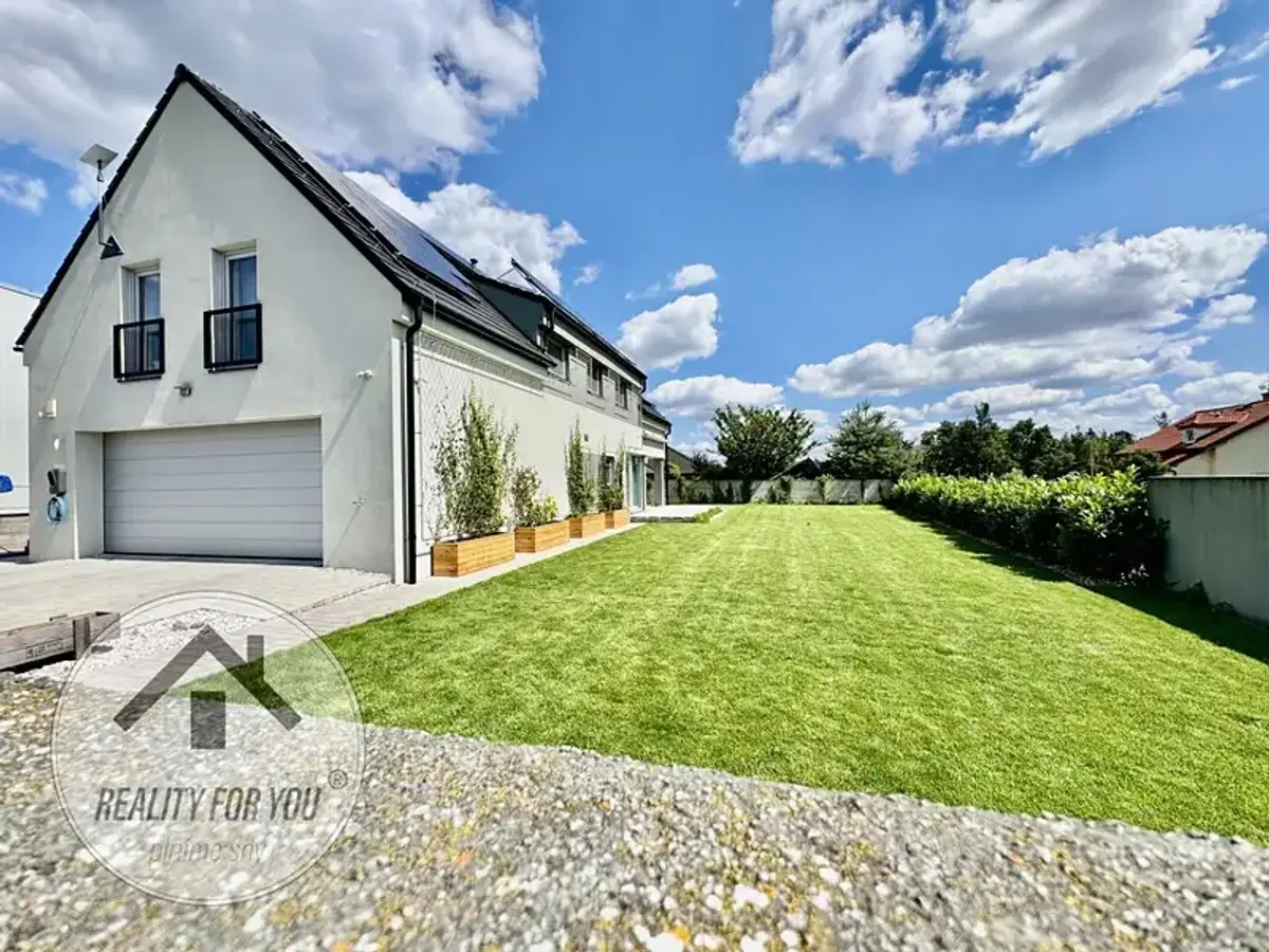 Prodej domu 240 m², Radechovská · Bělá pod Bezdězem