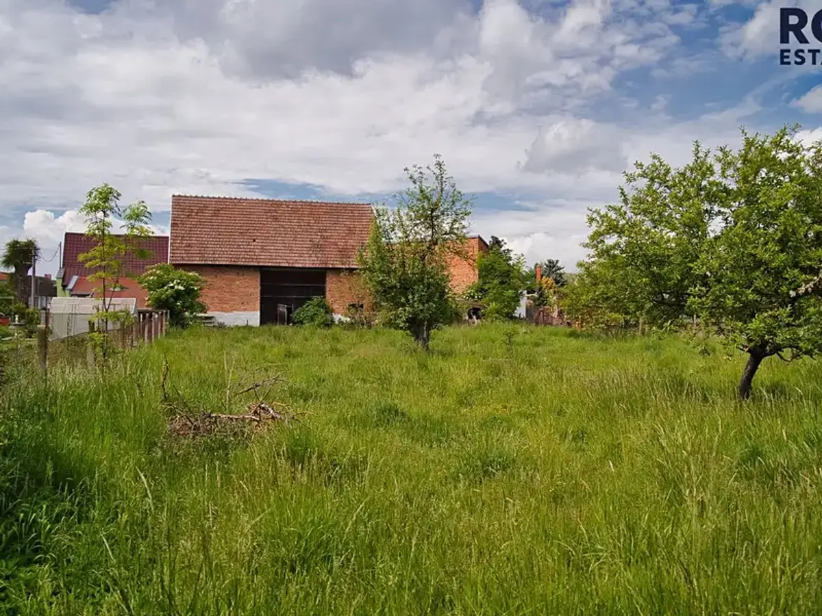 Prodej pozemku 2254 m², U Rybníka · Žabčice