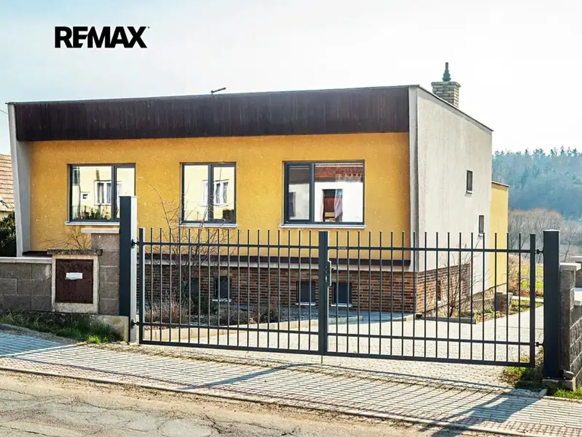 Prodej domu 200 m², Šumná