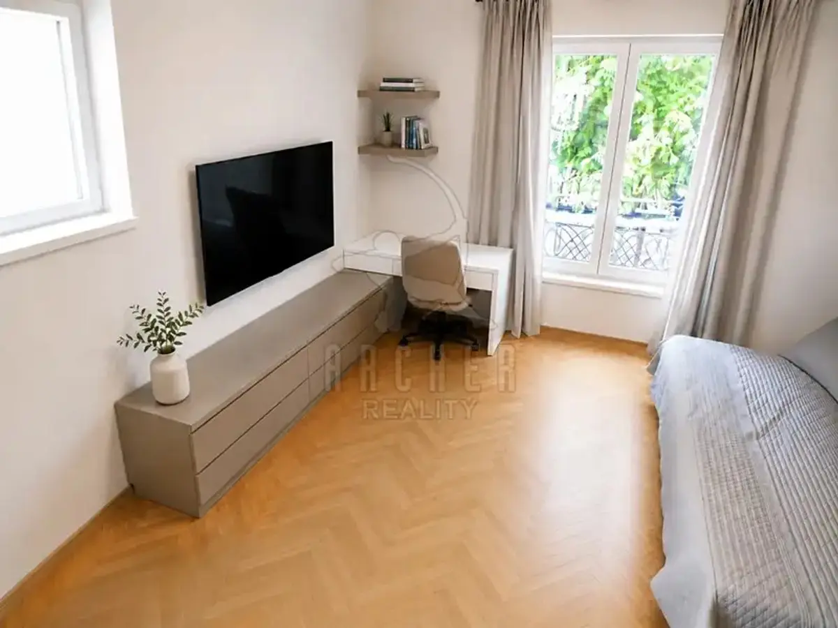 Prodej bytu 2+1 61 m², Mníšek pod Brdy