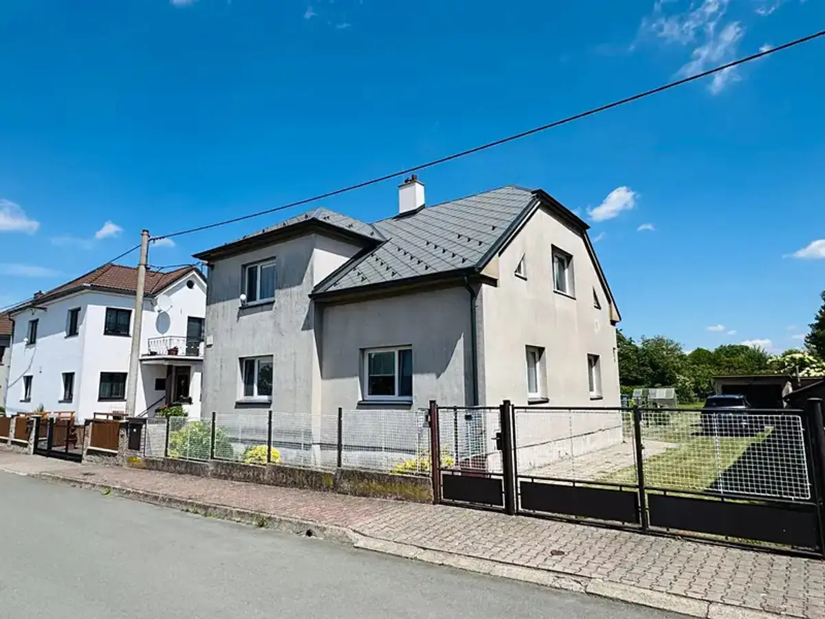 Prodej domu 240 m², Ostřešany