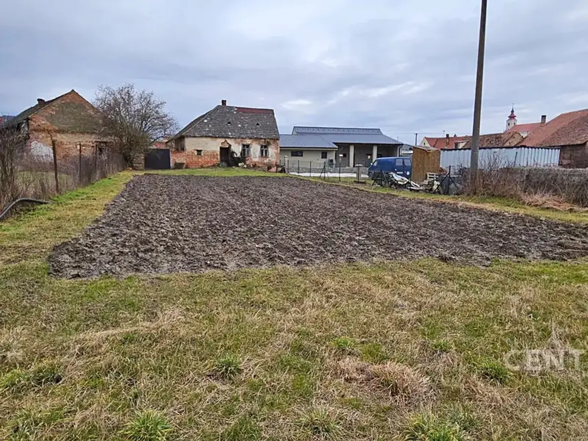 Prodej pozemku 2090 m², Dyjákovice