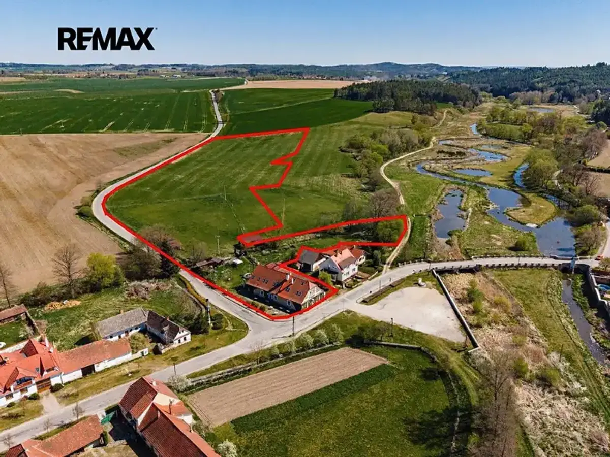 Prodej pozemku 770 m², Buzice