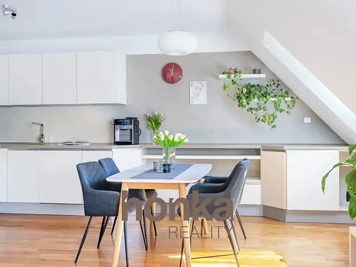 Prodej bytu 5+kk 150 m², Na Rokytce · Libeň