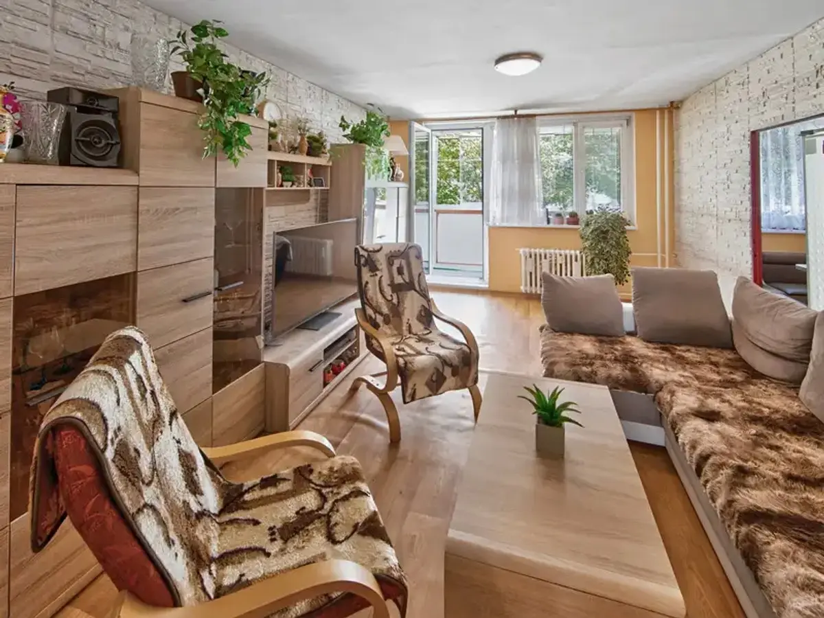 Prodej bytu 3+1 74 m², Nad Papežem · Dobříš