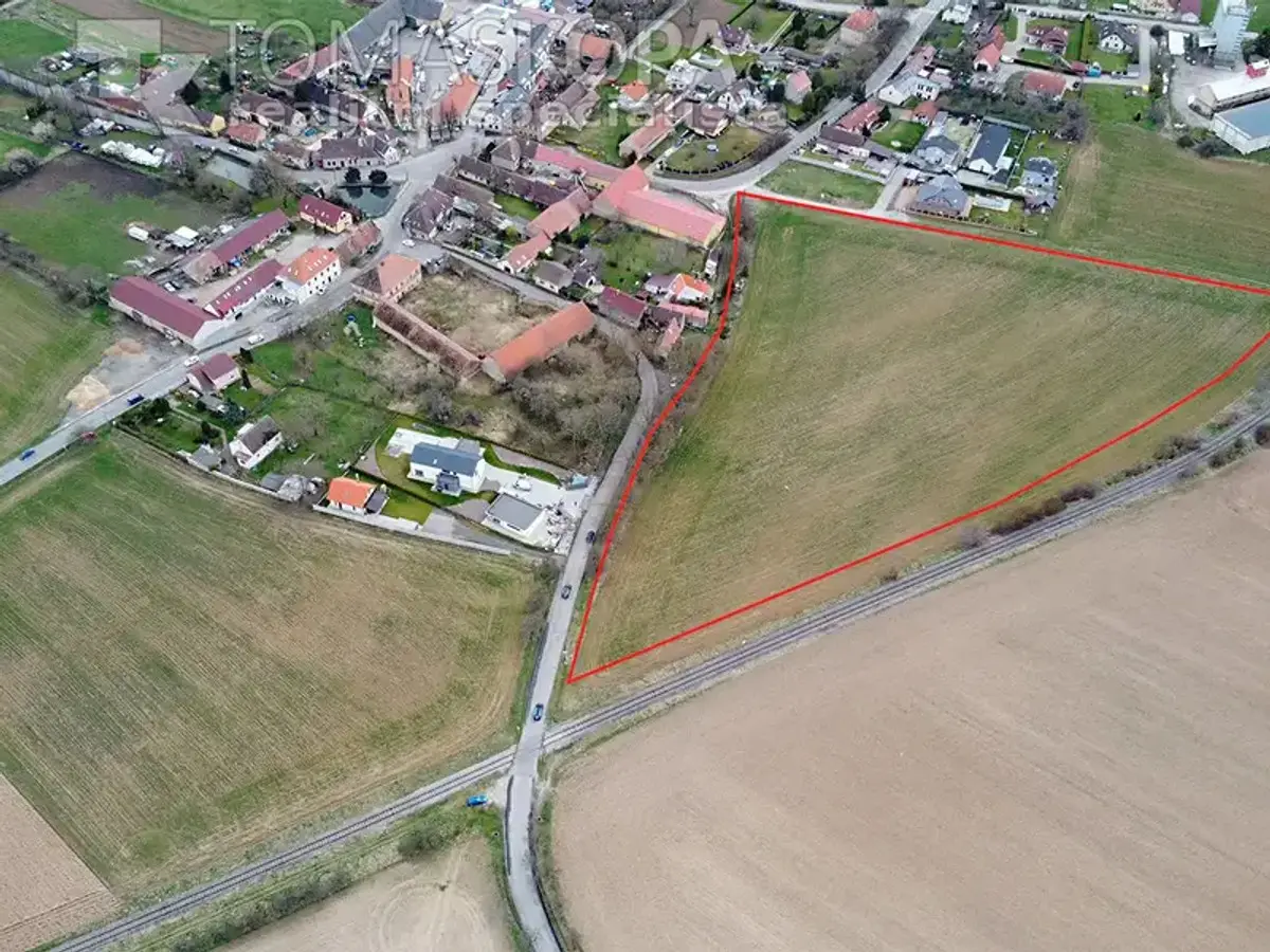 Prodej pozemku 26781 m², Vysoký Újezd · okres Beroun