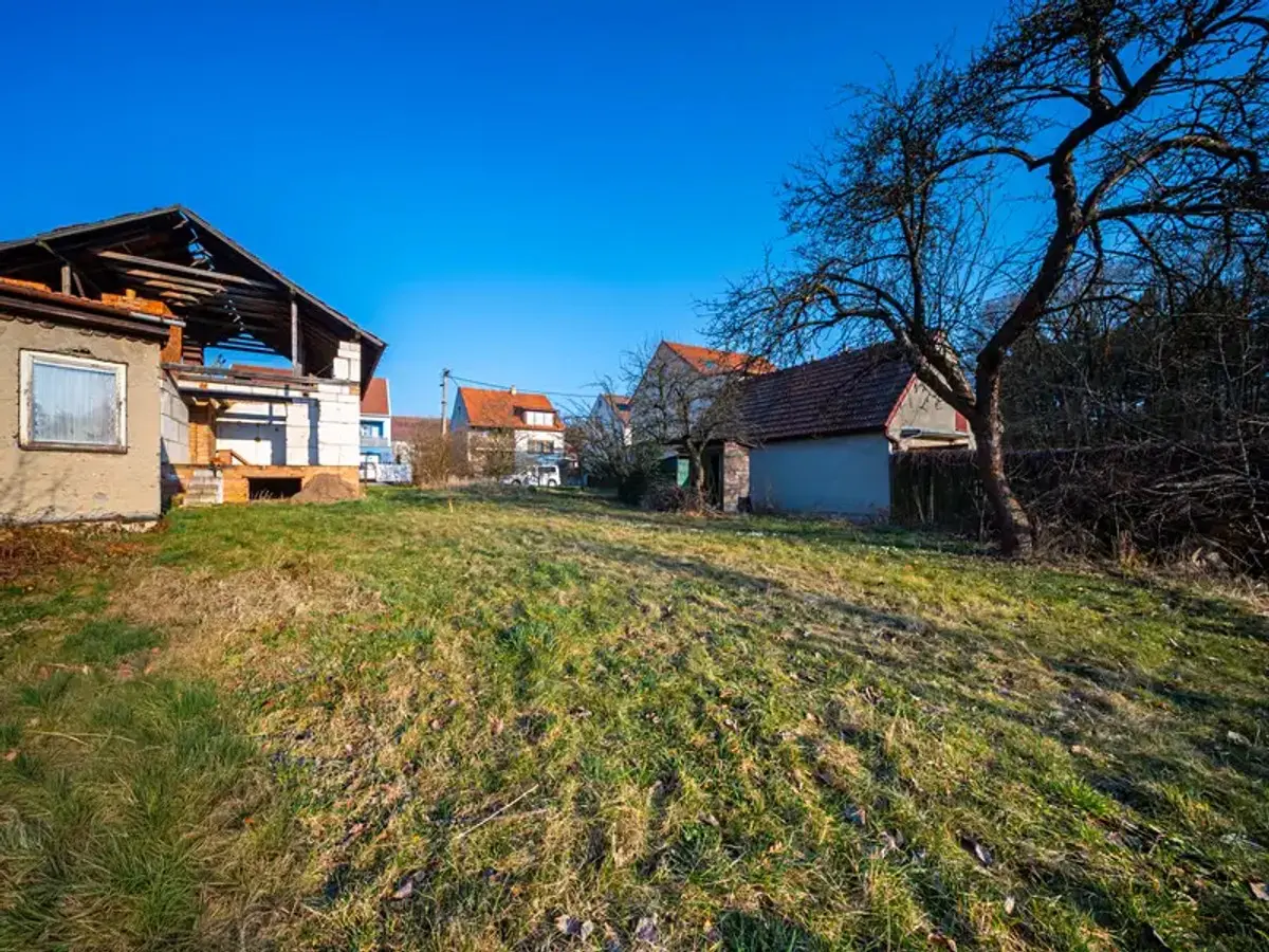 Prodej pozemku 806 m², Senetářov · okres Blansko