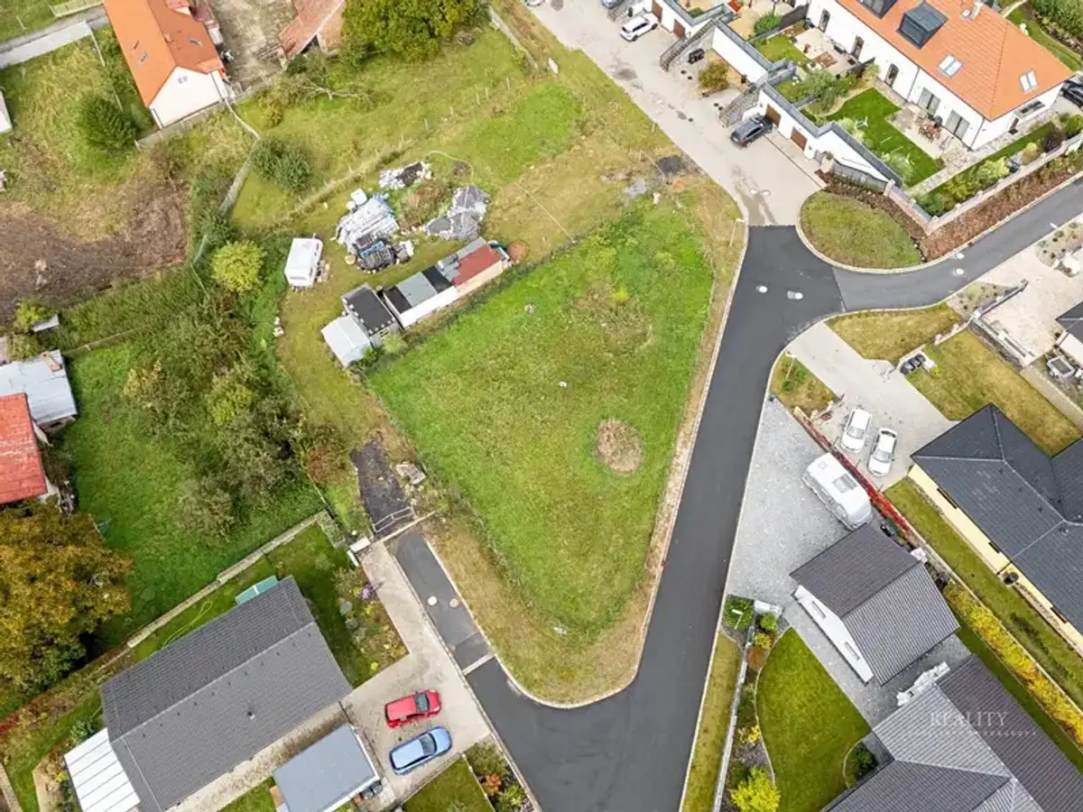 Prodej pozemku 793 m², Dubany · okres Pardubice