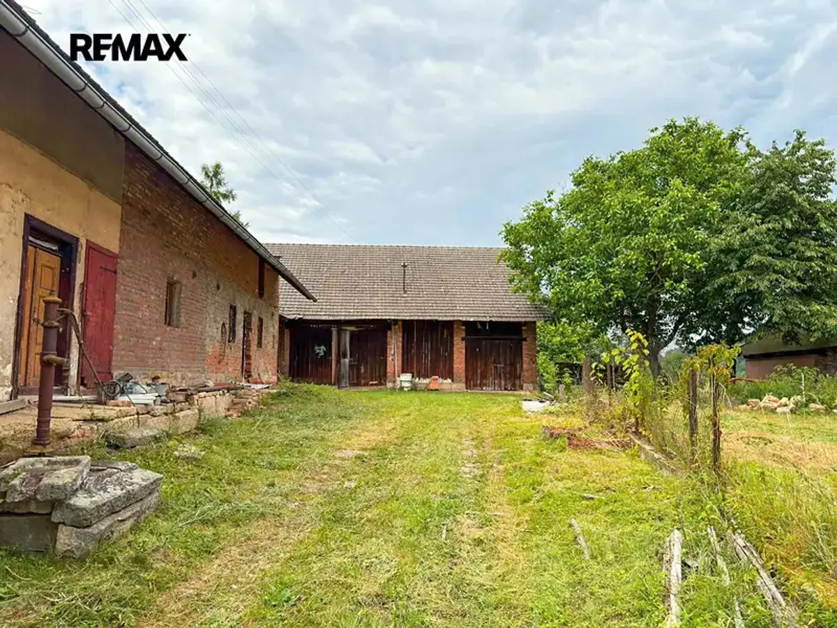 Prodej pozemku 120 m², Velký Vřešťov