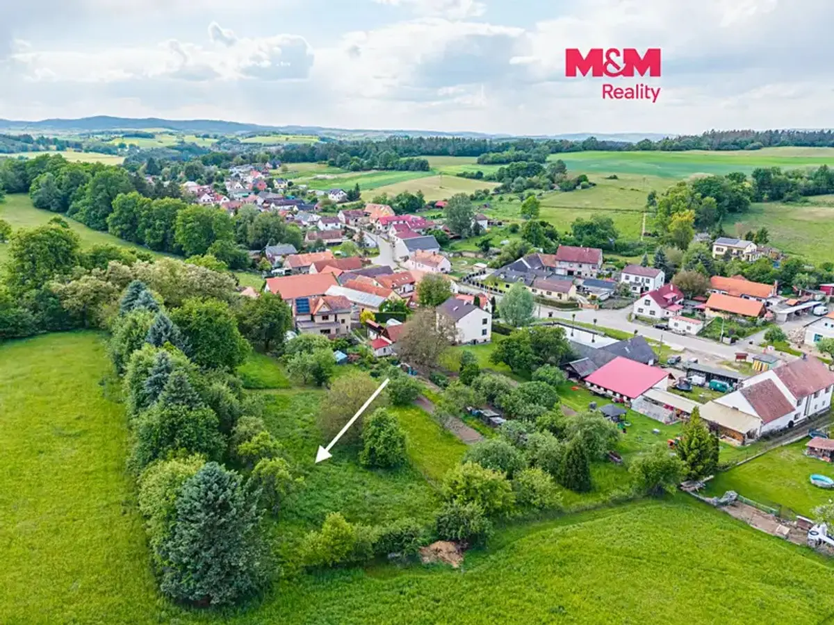 Prodej pozemku 1693 m², Úročnice · Benešov