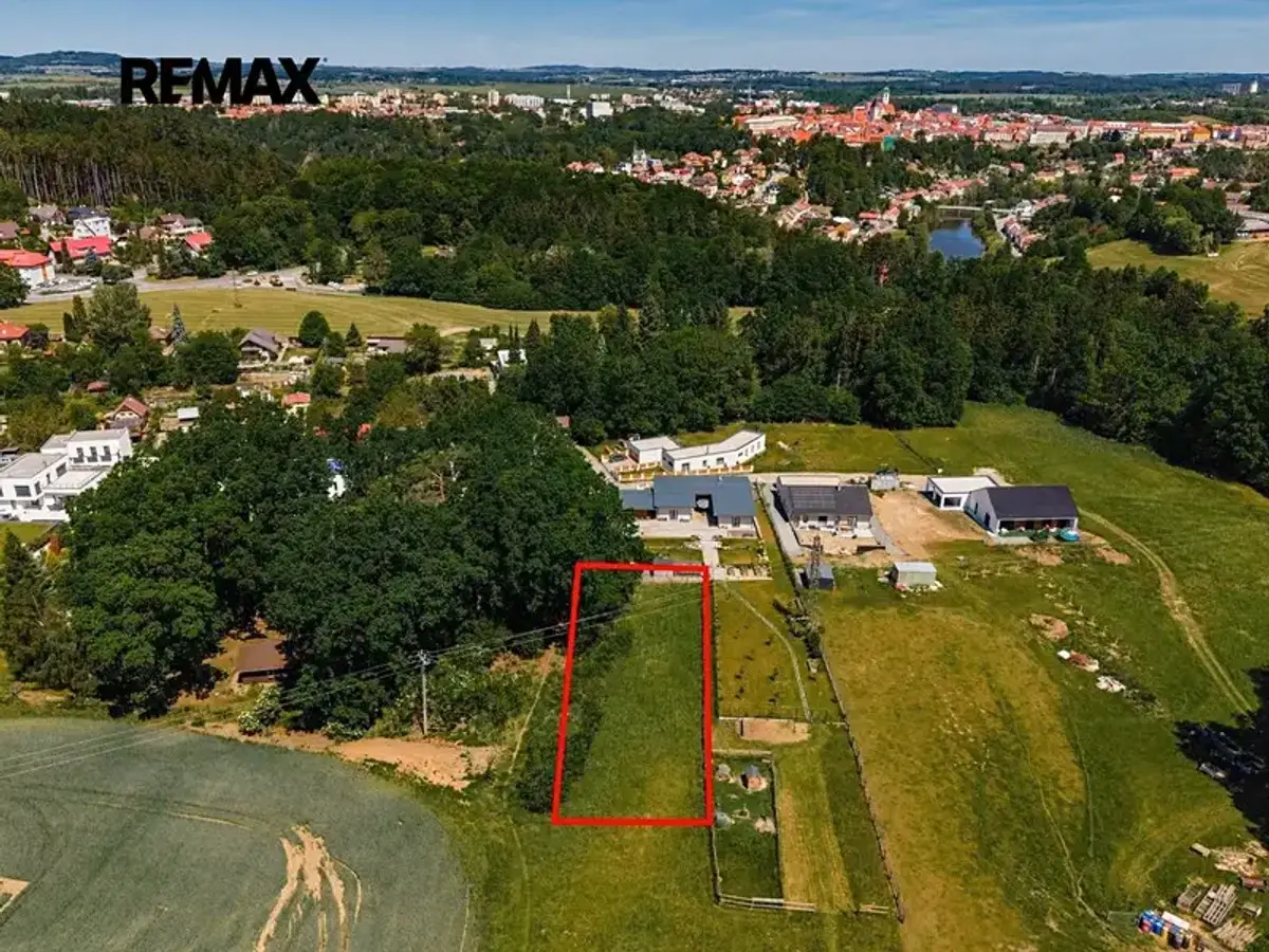 Prodej pozemku 971 m², Tábor · okres Tábor