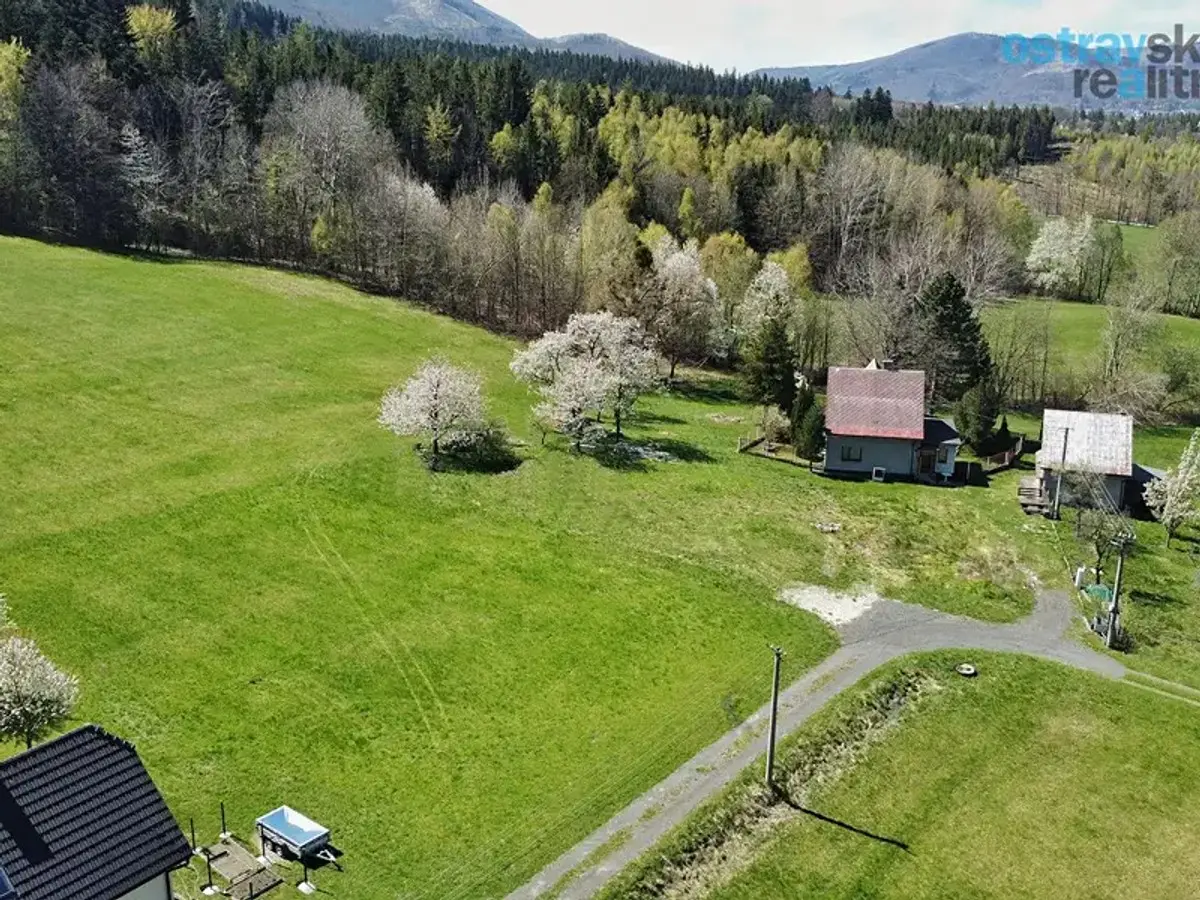 Prodej pozemku 1776 m², Trojanovice · okres Nový Jičín