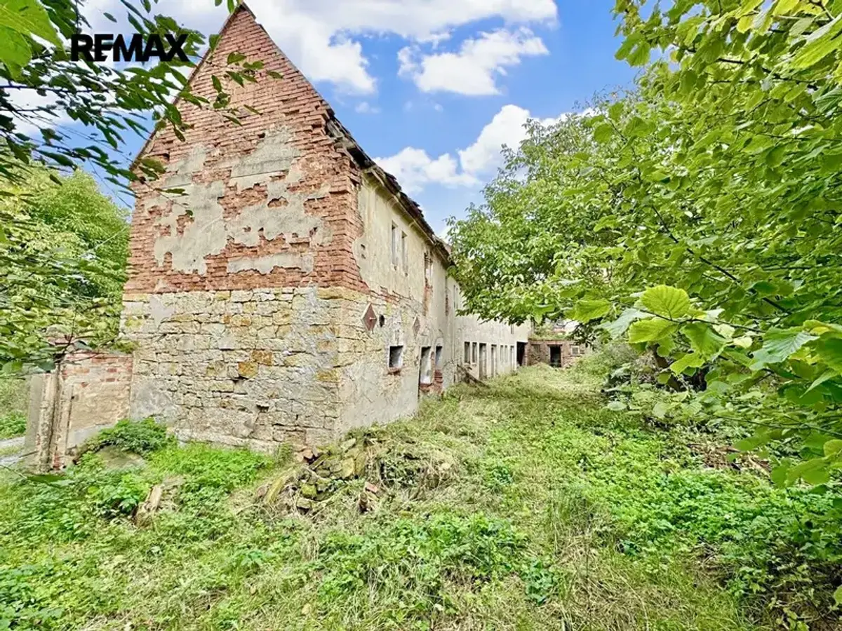 Prodej pozemku 889 m², Holedeč · okres Louny