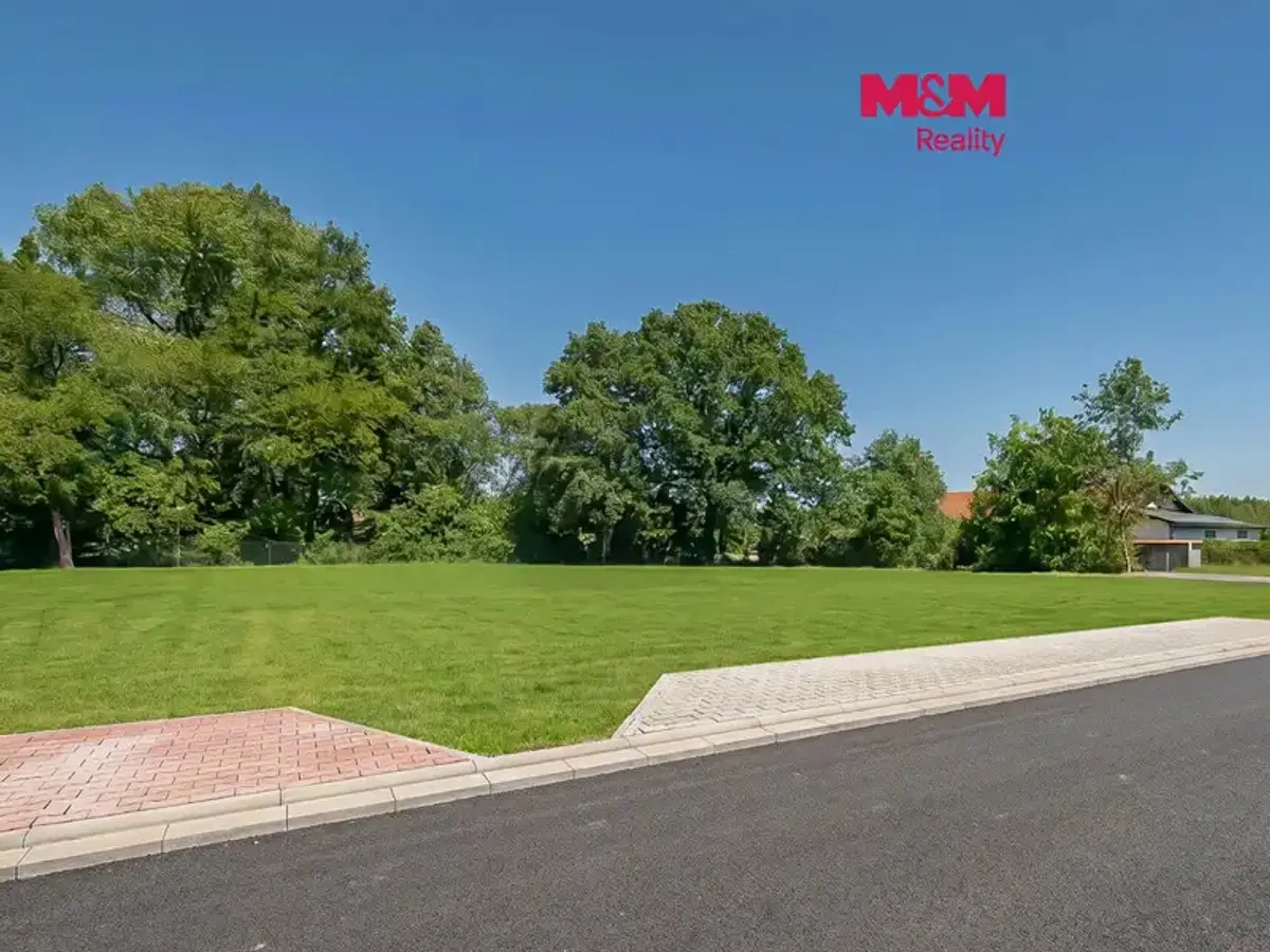 Prodej pozemku 899 m², Hrobice