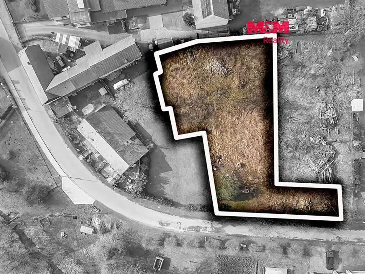 Prodej pozemku 1767 m², Moravany · okres Pardubice