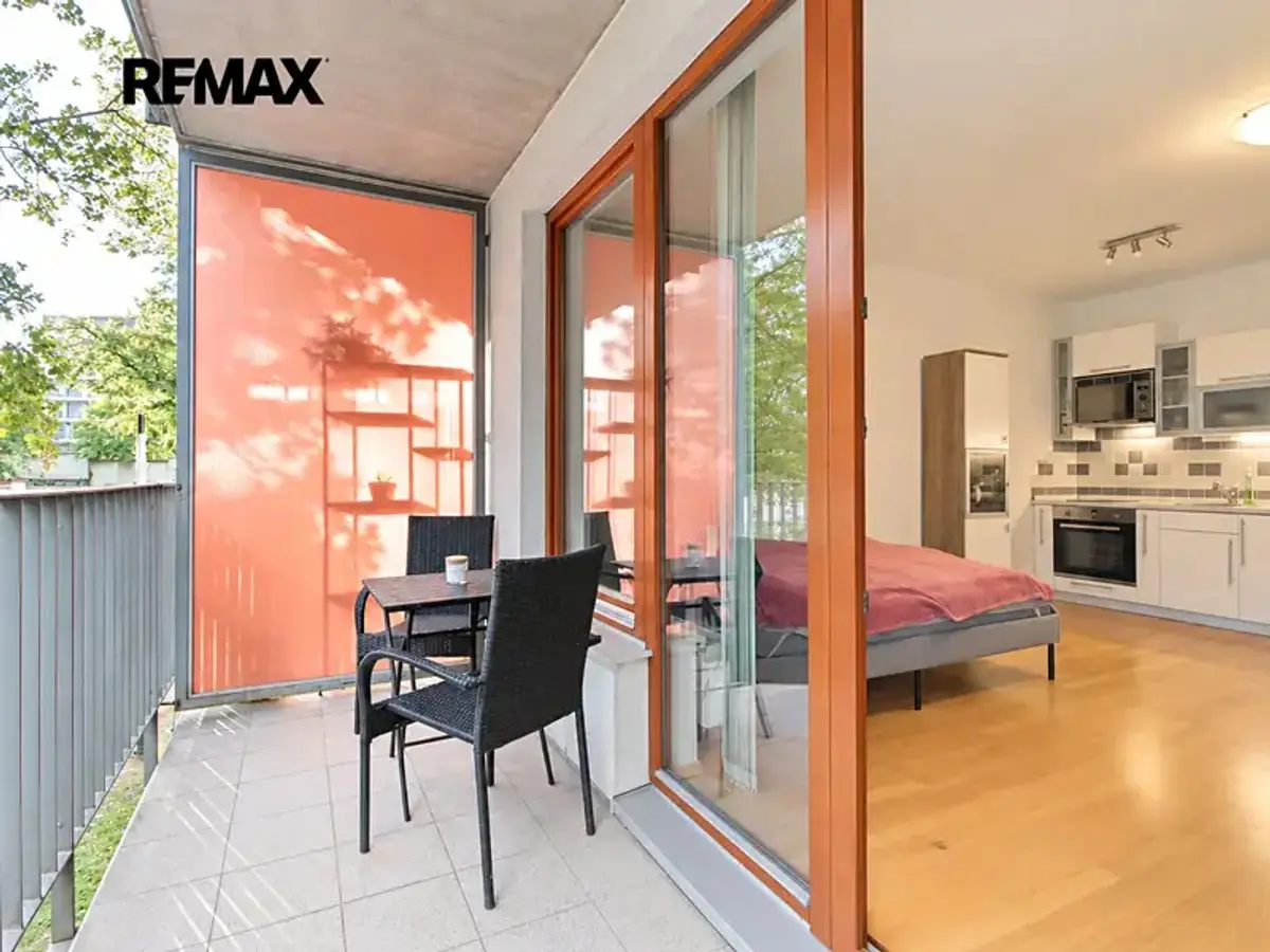Prodej bytu 1+kk 35 m², Názovská · Strašnice