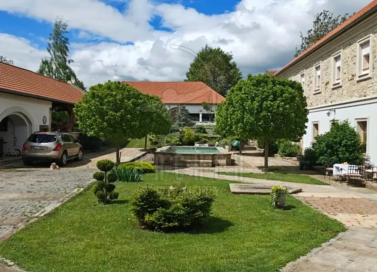 Prodej domu 365 m², Želenice · okres Kladno