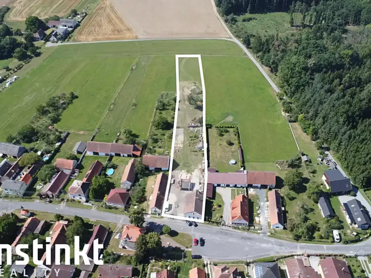 Prodej pozemku 4254 m², Chlumčany · okres Plzeň-jih