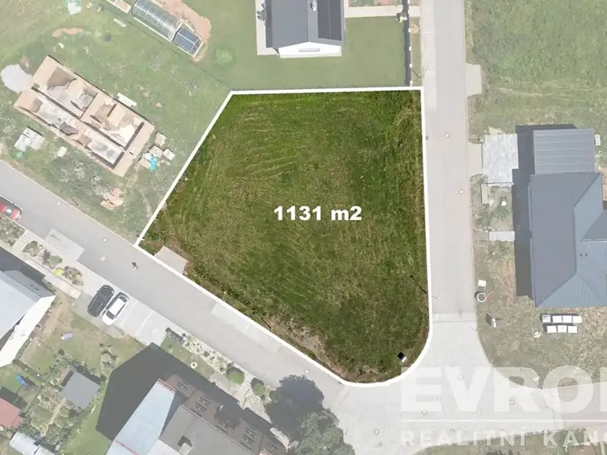 Prodej pozemku 1131 m², Hostinné