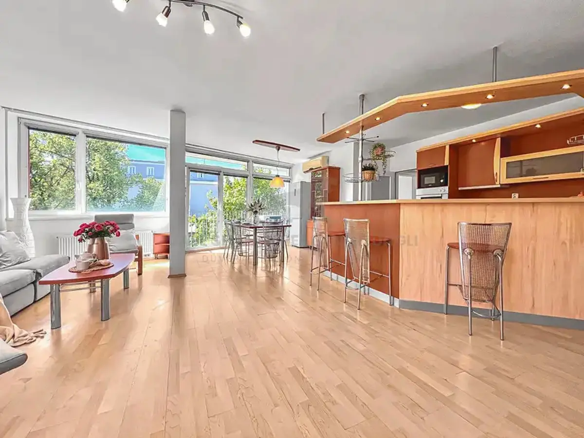Prodej bytu 4+kk 116 m², Skloněná · Vysočany