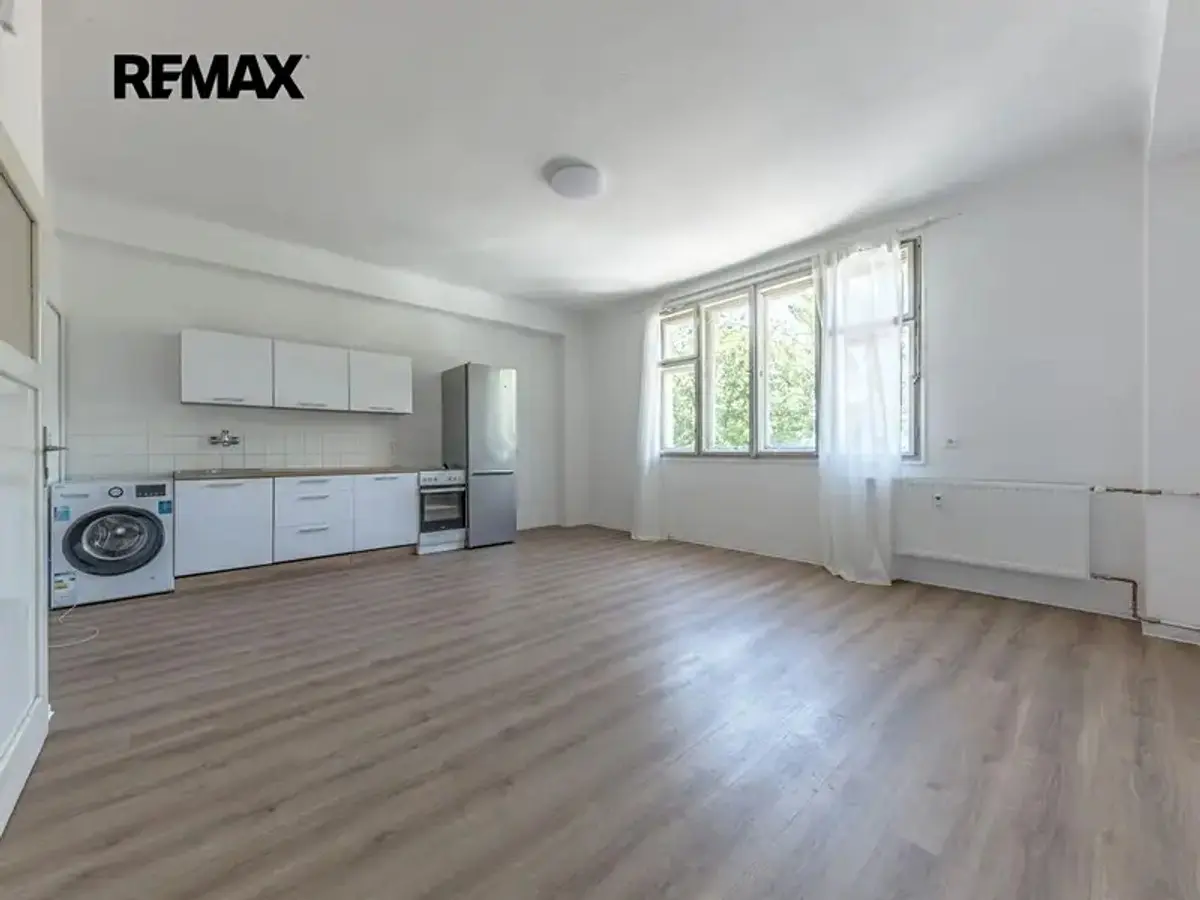 Prodej bytu 2+kk 43 m², Soběslavská · Vinohrady