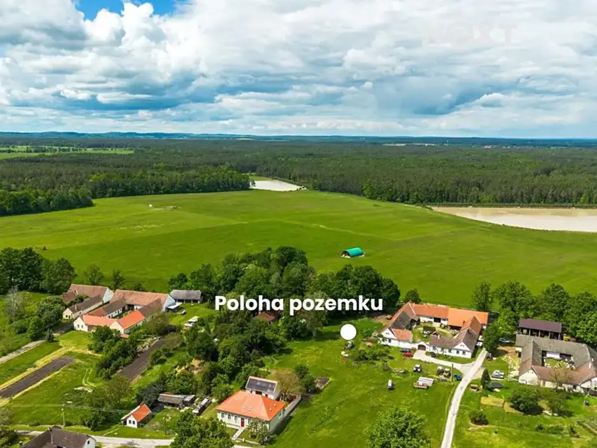 Prodej pozemku 2949 m², Hrachoviště · okres Jindřichův Hradec