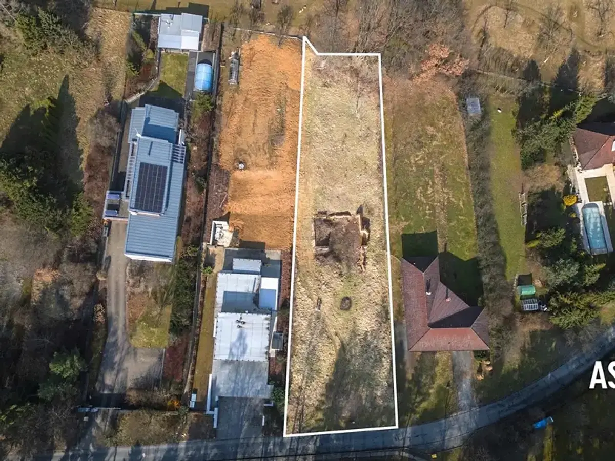 Prodej pozemku 1488 m², Zlín · okres Zlín