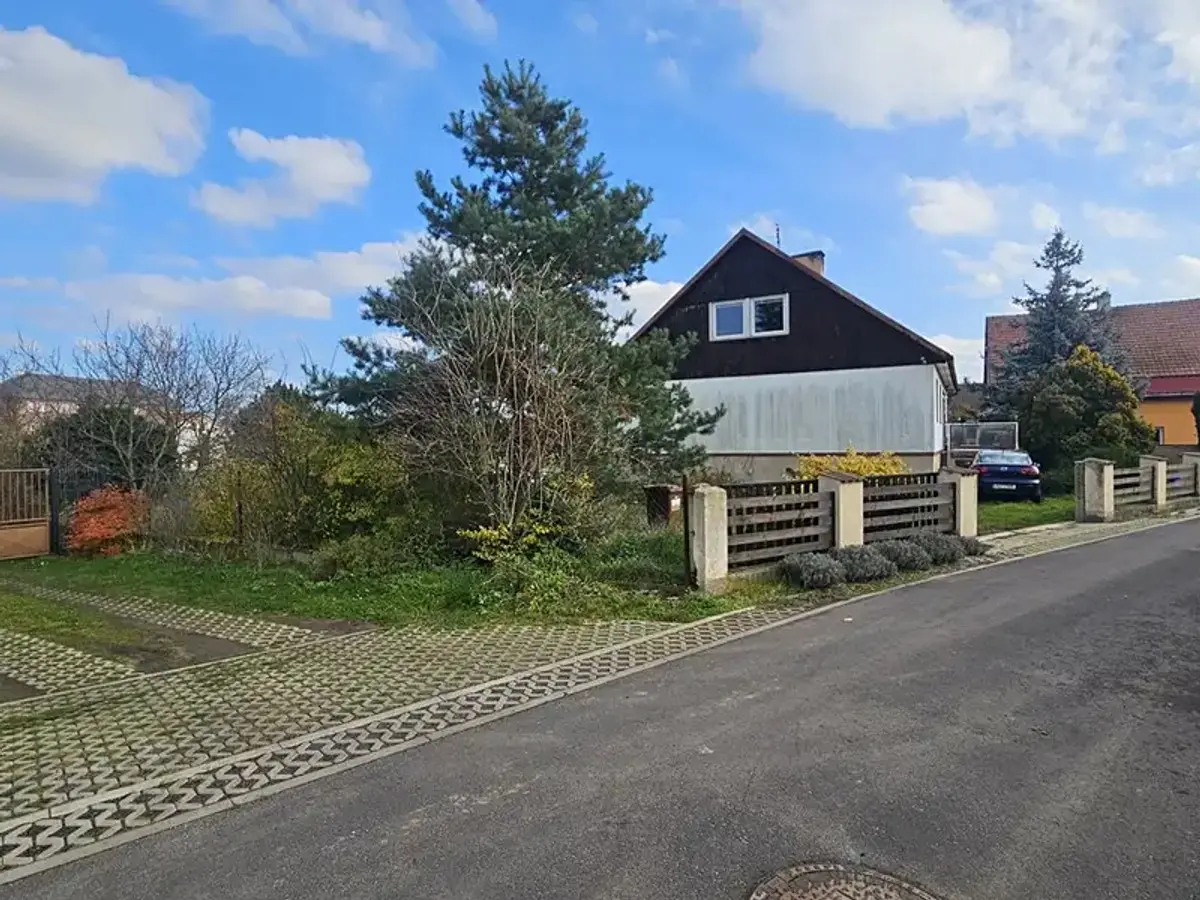 Prodej pozemku 1727 m², Polepy · okres Litoměřice
