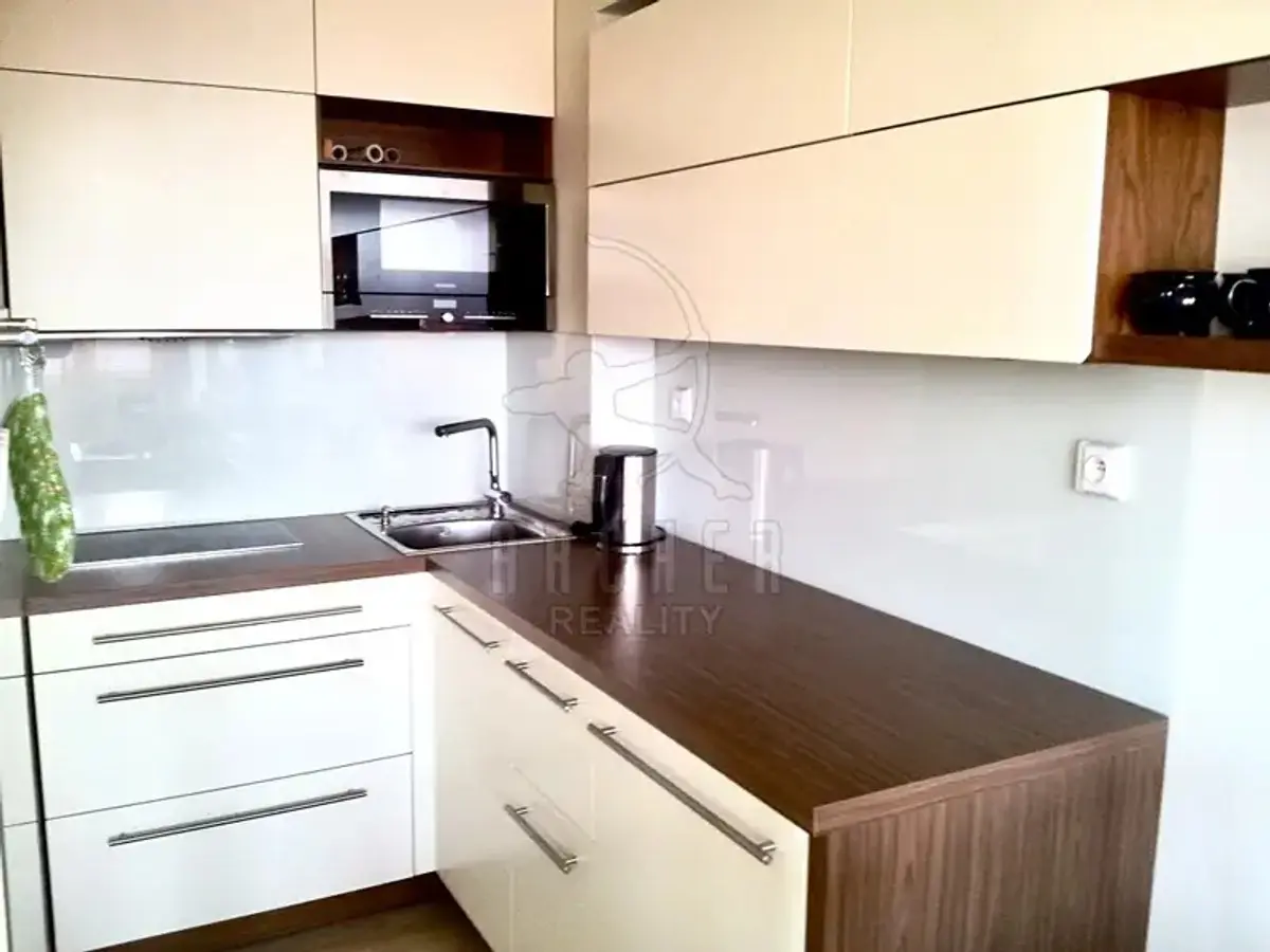 Prodej bytu 2+kk 43 m², Vokovická · Vokovice