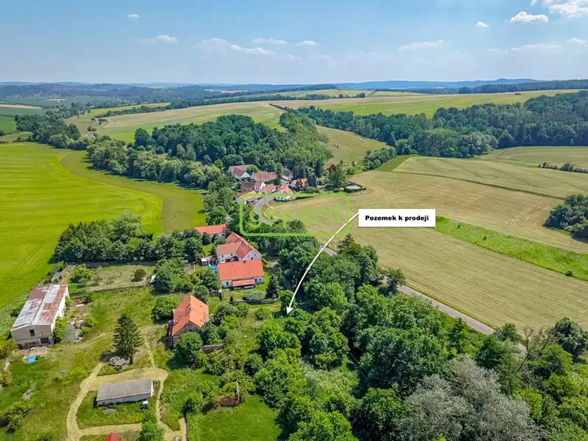 Prodej pozemku 1142 m², Pražská · Lubenec