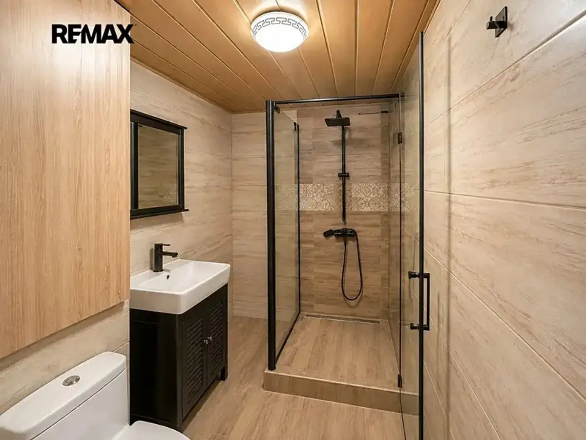 Prodej bytu 2+1 68 m², Závodu míru · Stará Role · Karlovy Vary