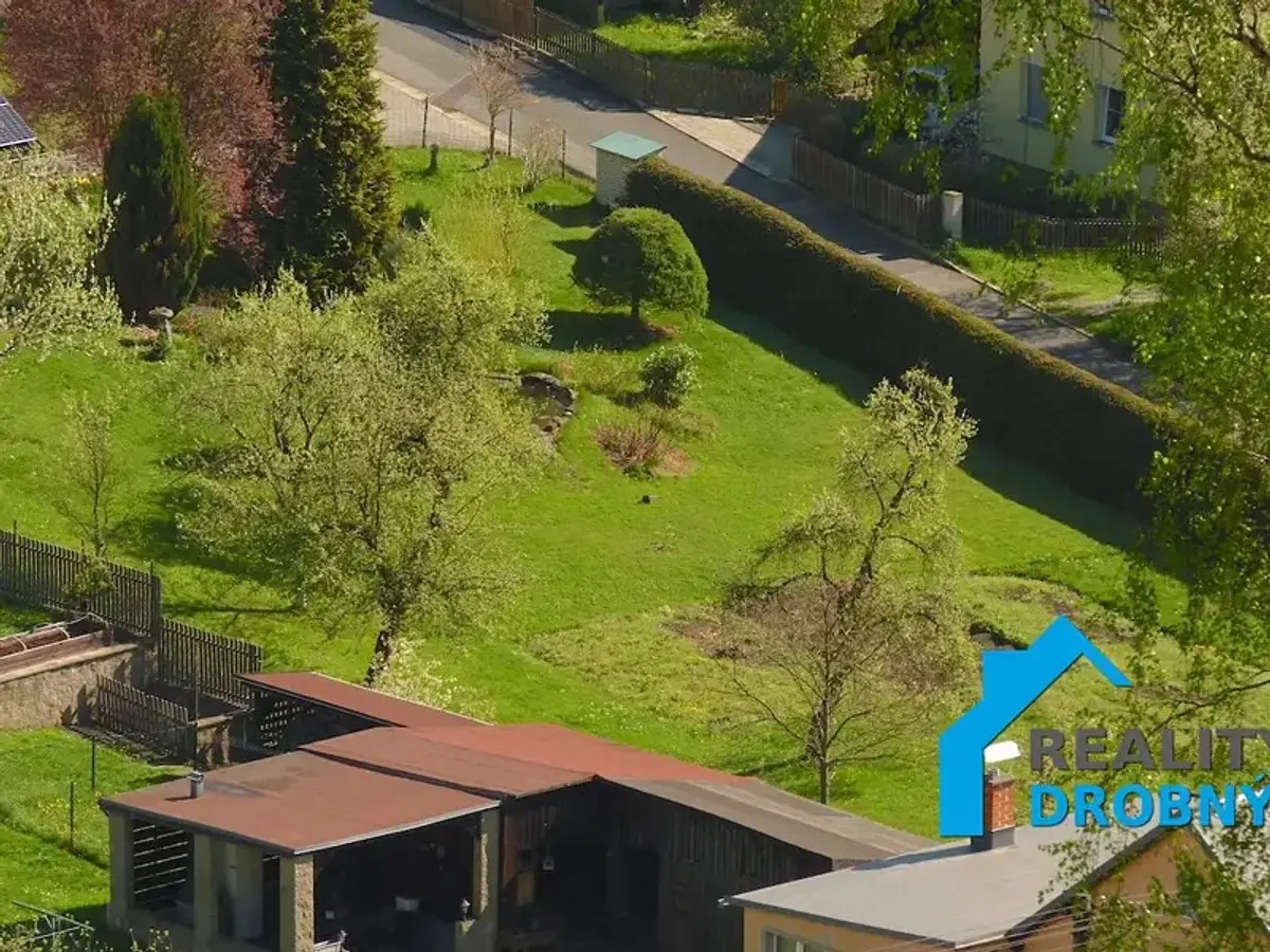 Prodej pozemku 878 m², Děčín · okres Děčín