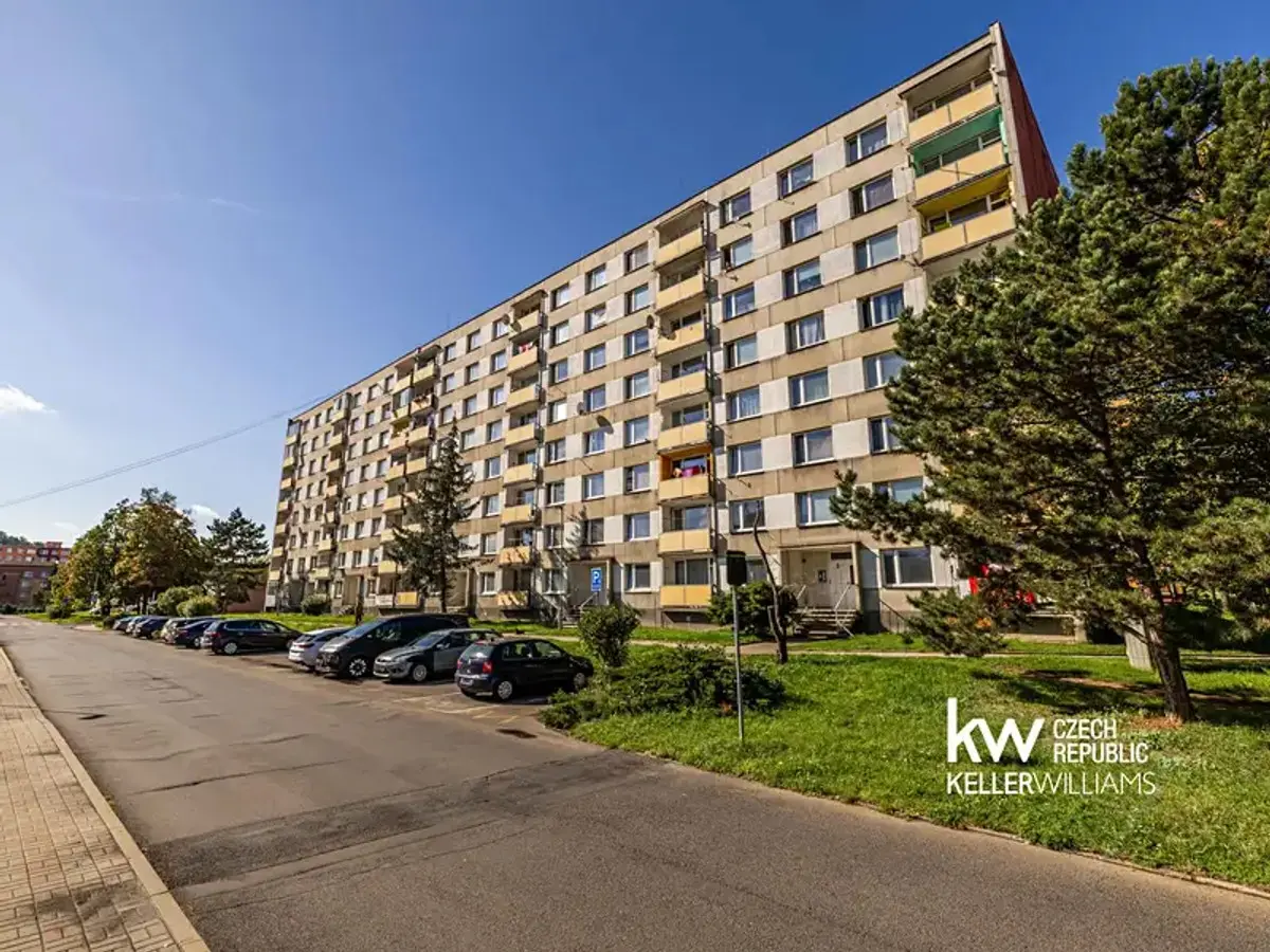 Prodej bytu 1+1 35 m², Sídliště Za Chlumem · Bílina
