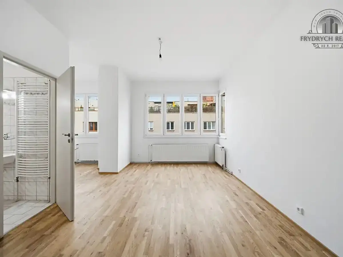 Prodej bytu 2+1 72 m², Nerudova · Pražské Předměstí - sever · Hradec Králové